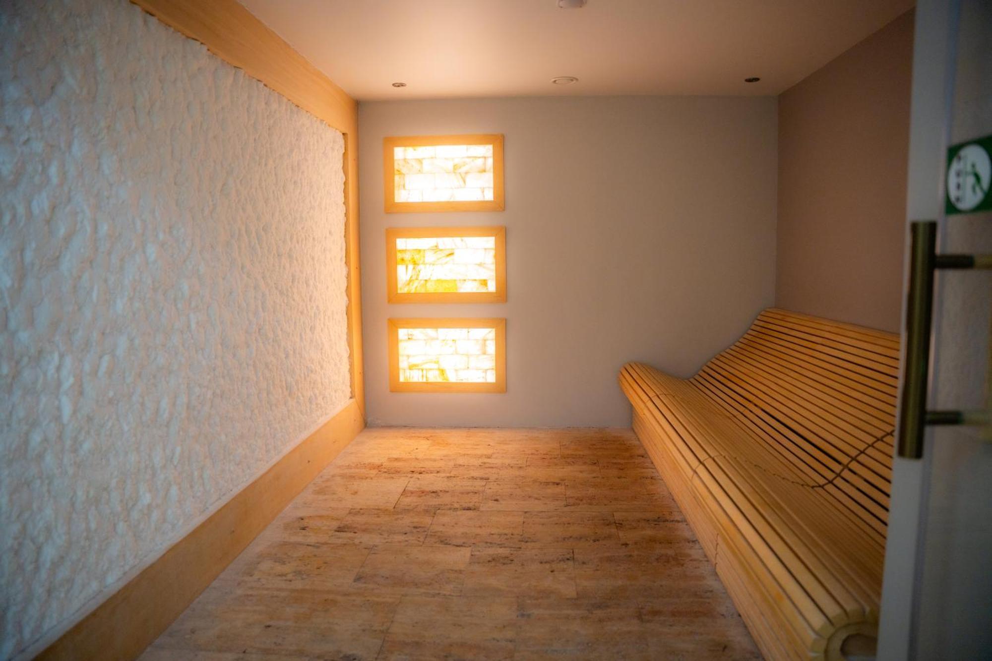 A Hoteli - Hotel Park Vrnjačka Banja Exterior foto A salt room